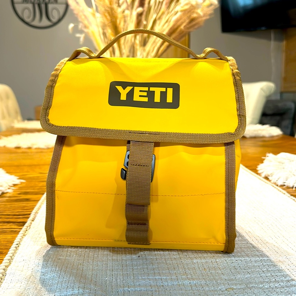 Yeti lunch box